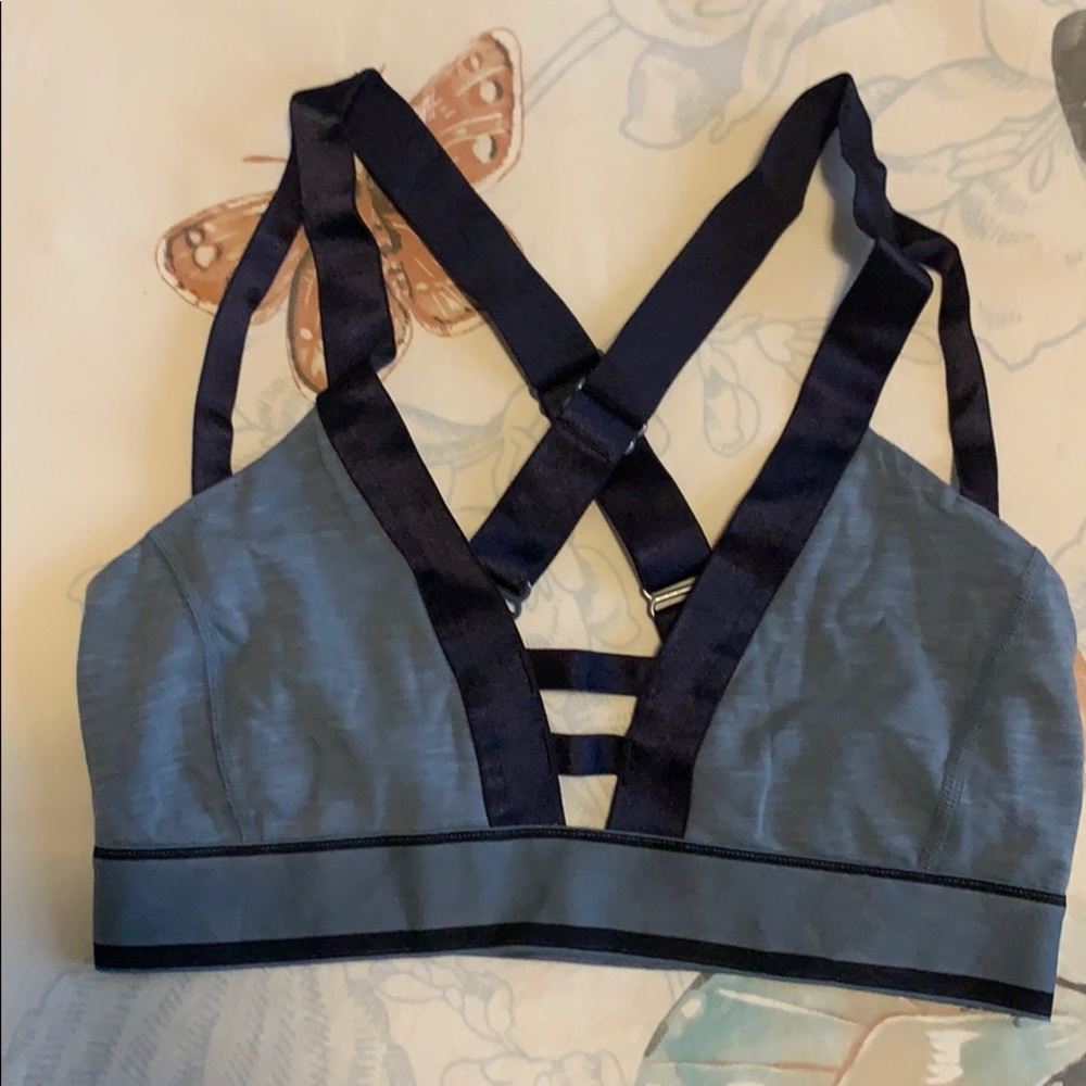 Lululemon sports bra